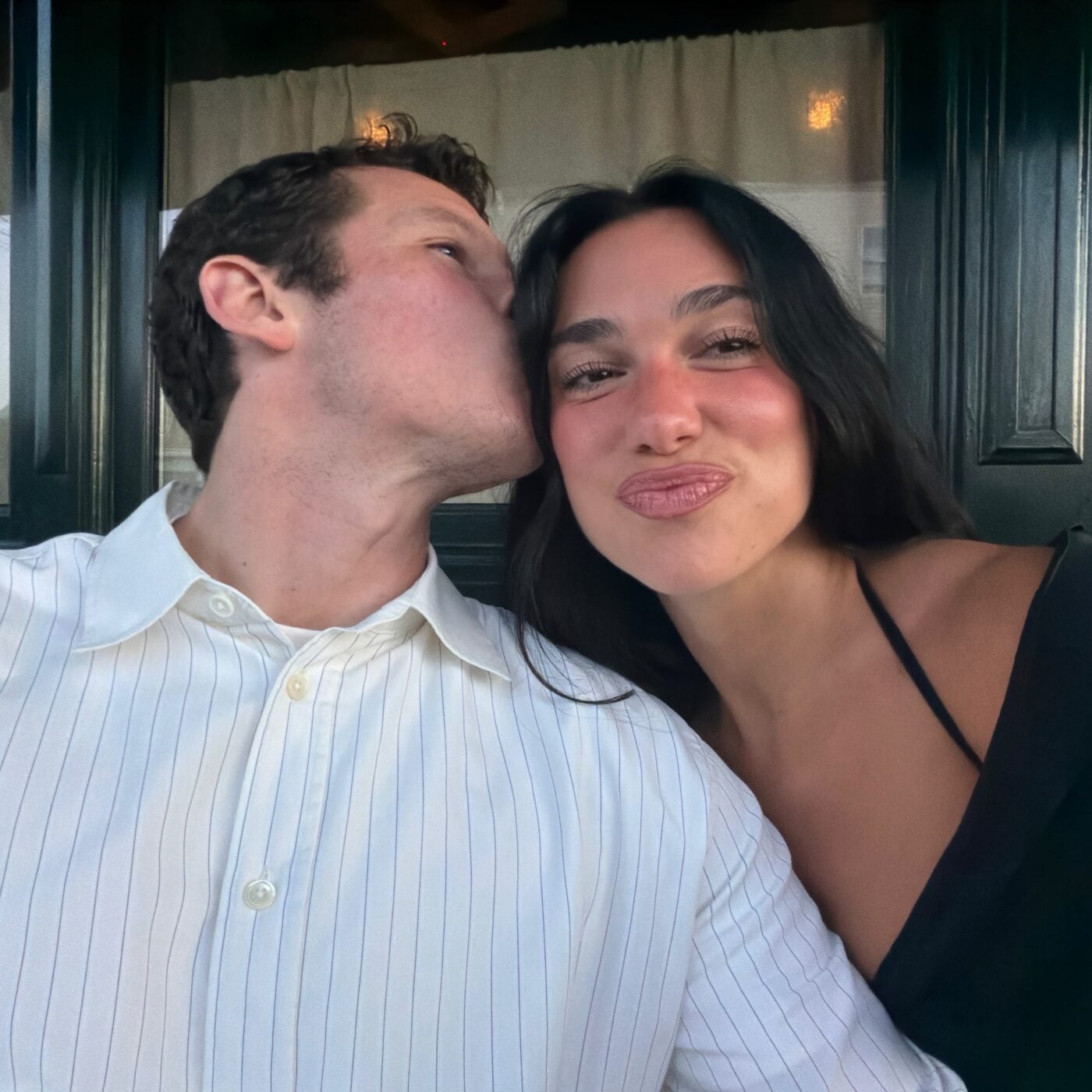 Dua Lipa για τον γάμο της με τον Callum Turner: Ζήσαμε τη μέρα του γάμου μας σαν να ήμασταν κι εμείς καλεσμένοι