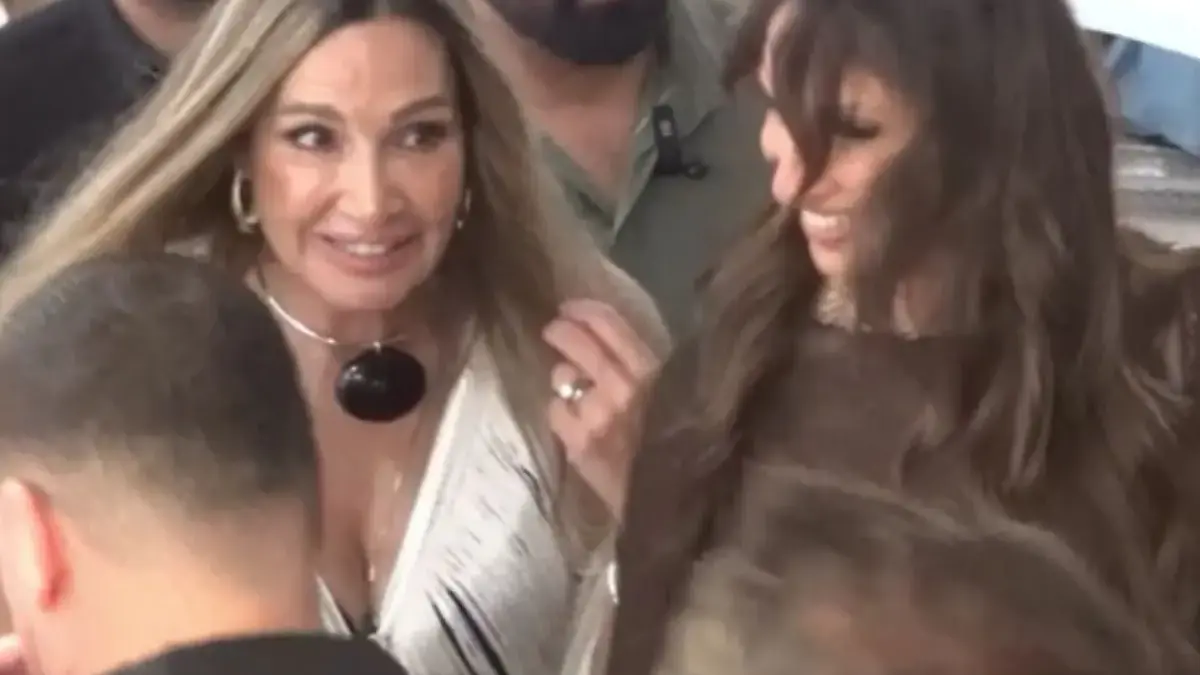 Ελένη Πετρουλάκη: Το total white look της στη Μύκονο