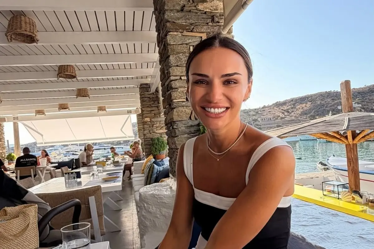 Ελένη Τσολάκη: Αγκαλιά με την κόρη της στις διακοπές – Μαζί σου όλα είναι αλλιώτικα