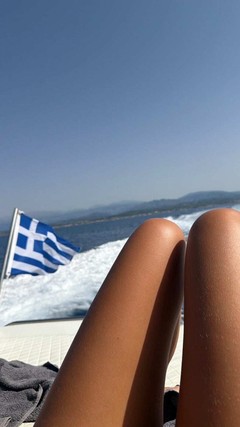 Έμιλι Ραταϊκόφσκι στην Ελλάδα: Η φωτογραφία από τις διακοπές της