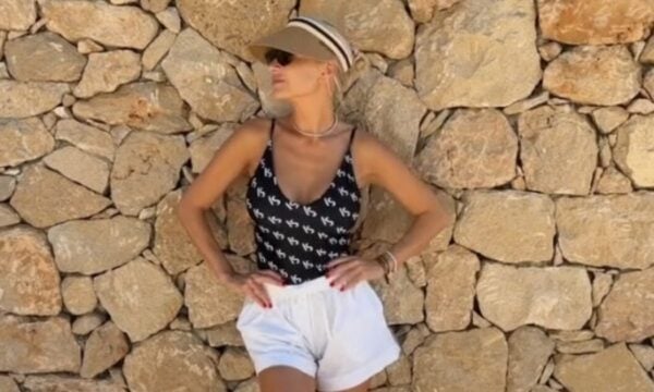 Φαίη Σκορδά: Οι διακοπές στην Πάφο – Οι στιγμές στο ηλιοβασίλεμα και οι βραδινές εμφανίσεις