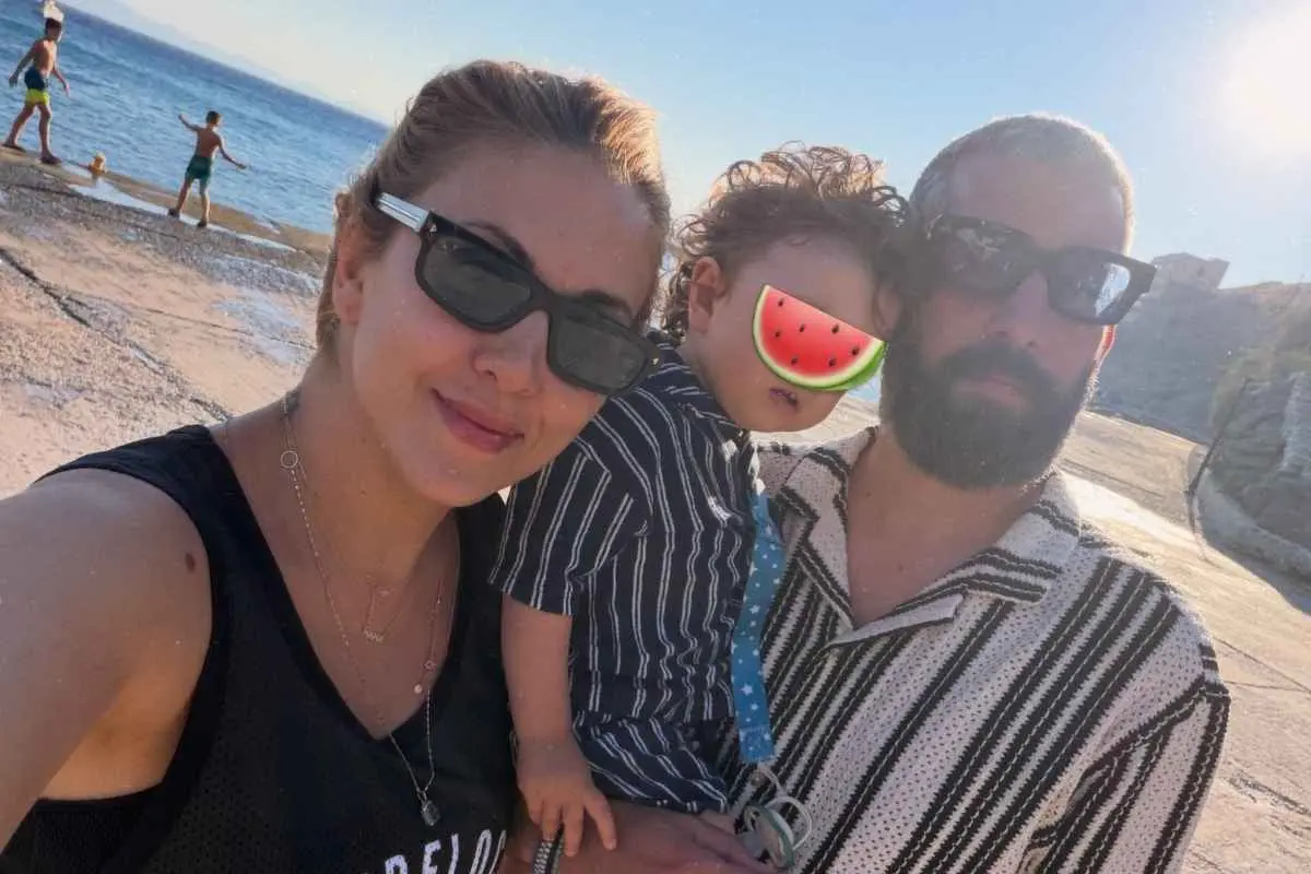 Φωτεινή Πετρογιάννη: Βραδινή έξοδος με τον Μιχάλη Ρουμπή και τον γιο τους, «Ο σούπερ μπαμπάς μας»