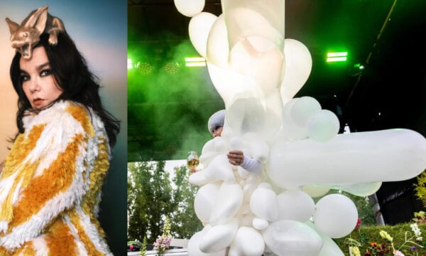 Björk εμφανίστηκε σε συναυλία με φόρεμα-γλυπτό από λευκά μπαλόνια