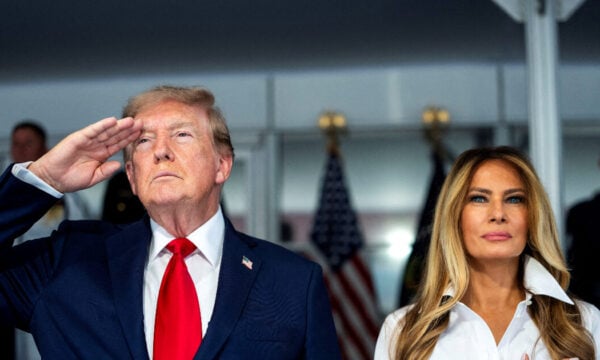 Melania Trump: Ο κλασικός συνδυασμός που προτιμά και δεν την απογοητεύει ποτέ