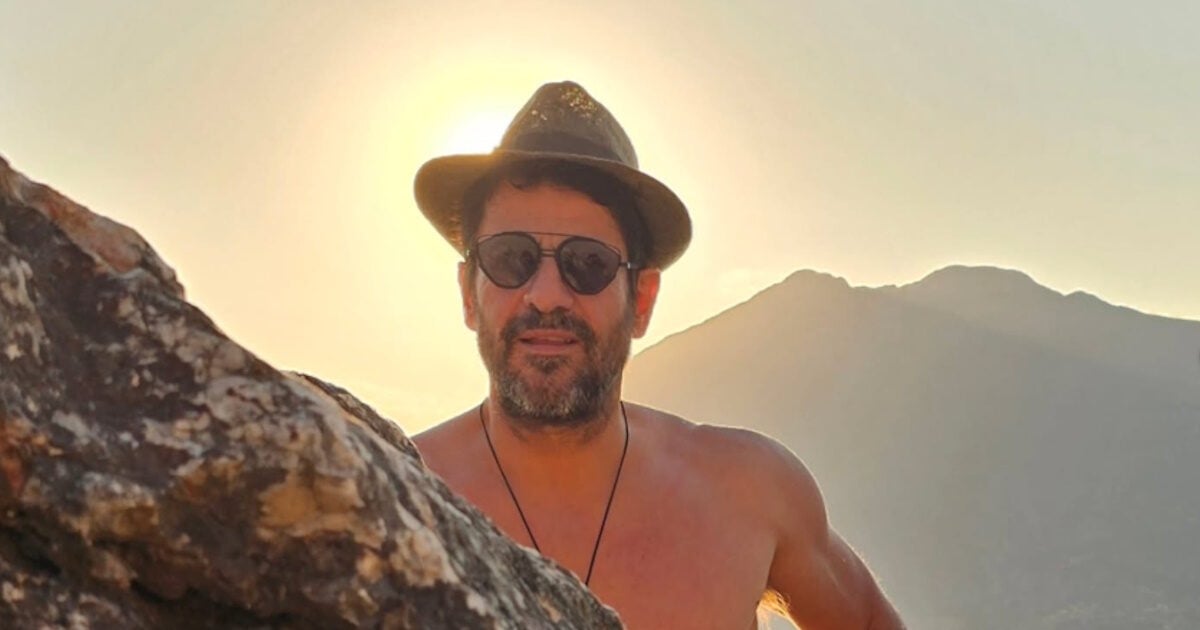 Αλέξης Γεωργούλης: Φωτογραφίες με μαγιό στην παραλία από τις διακοπές του