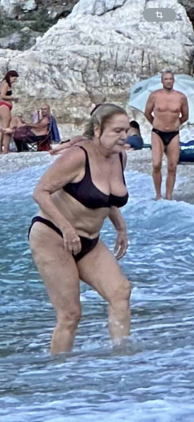 Μαρία Καβογιάννη: Τα μπάνια της 68χρονης «Κορίνας» στο Πήλιο όπως δεν την έχετε ξαναδεί