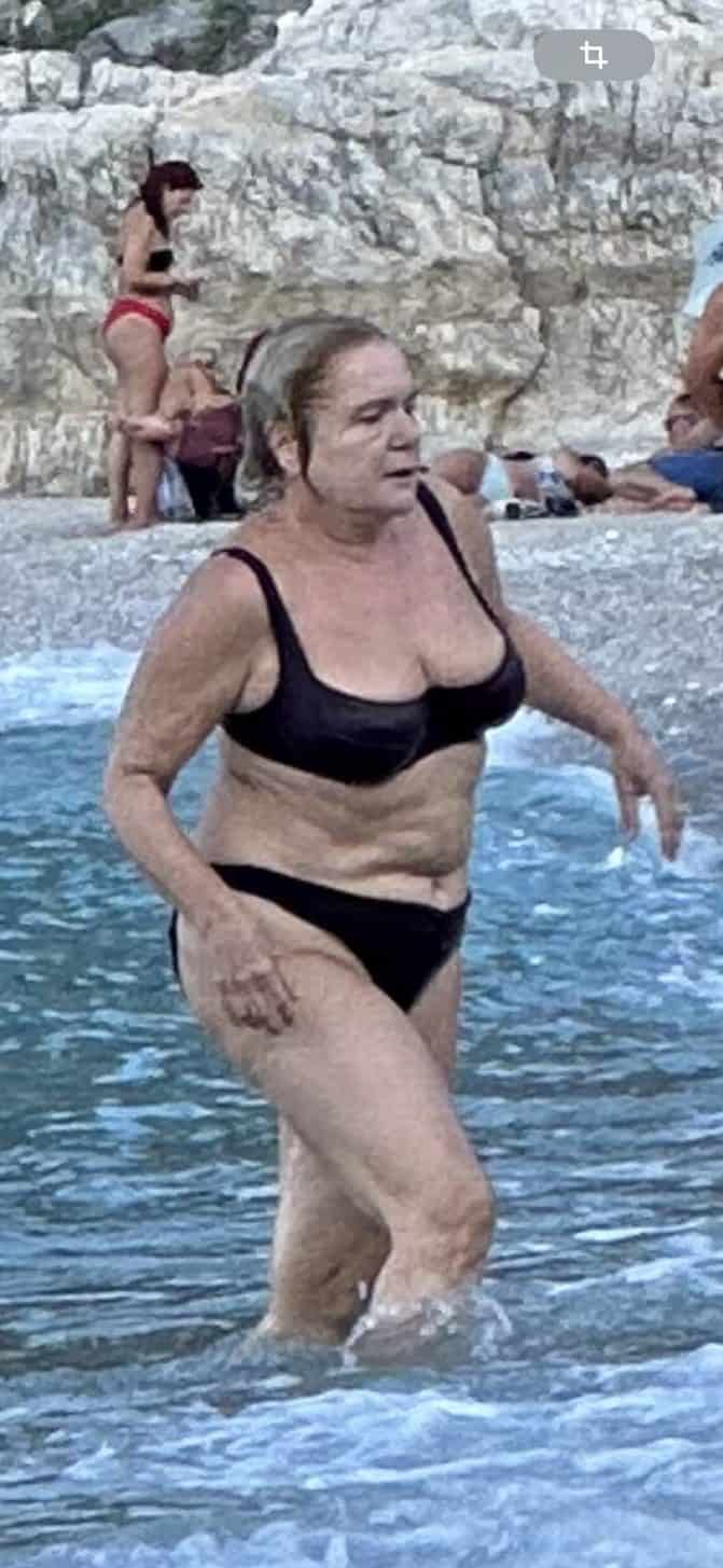 Μαρία Καβογιάννη: Τα μπάνια της 68χρονης «Κορίνας» στο Πήλιο όπως δεν την έχετε ξαναδεί