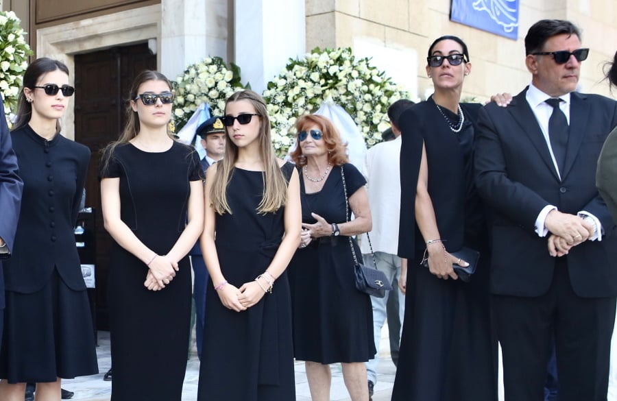 Γιάννης Βαρβιτσιώτης: Το τελευταίο αντίο στο ιστορικό στέλεχος της Νέας Δημοκρατίας και η οικογένειά του