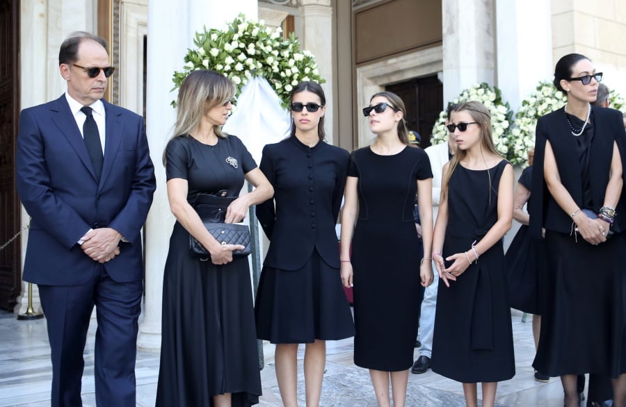 Γιάννης Βαρβιτσιώτης: Το τελευταίο αντίο στο ιστορικό στέλεχος της Νέας Δημοκρατίας και η οικογένειά του