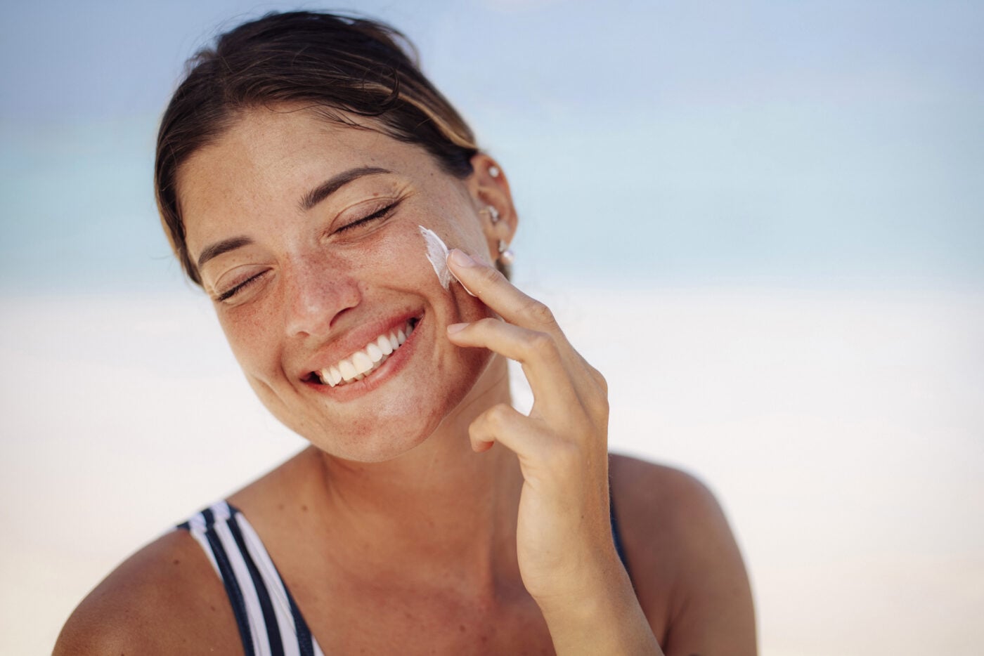Skincare reset μετά τις διακοπές: 5 κινήσεις για να επαναφέρεις την ελαστικότητα της επιδερμίδας