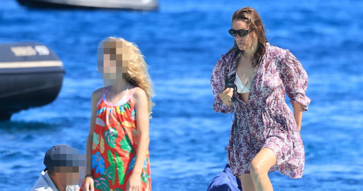 Βίκυ Καγιά στη Μύκονο με τη μικρή Μπιάνκα: Η σχέση μητέρας και κόρης – Φωτογραφίες