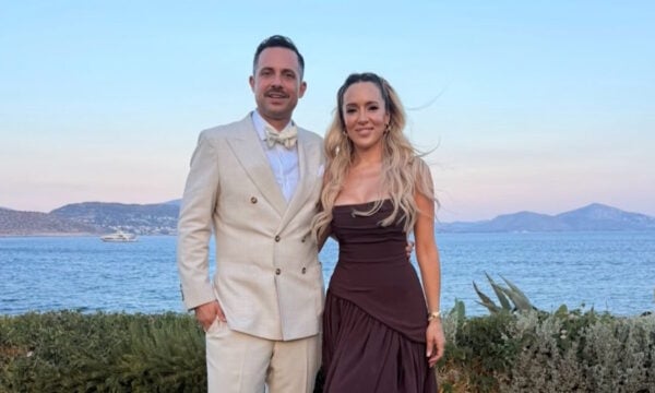 Καλομοίρα – Γιώργος Μπούσαλης: Κουμπάροι σε γάμο φίλων τους – Φωτογραφίες