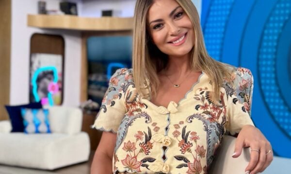 Δέσποινα Καμπούρη: Ενοχλημένη με τα σχόλια για το πρόσφατο ταξίδι της στη Σκιάθο – «Δεν ήξερα ότι πρέπει να ζητάω την άδεια»