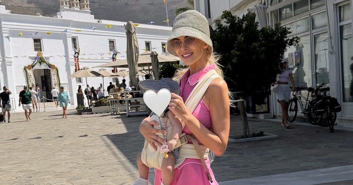 Κατερίνα Καινούργιου: Συνάντηση με τον πνευματικό της στα Χανιά – «Φέτος επέστρεψα κοντά του με την κόρη μου»
