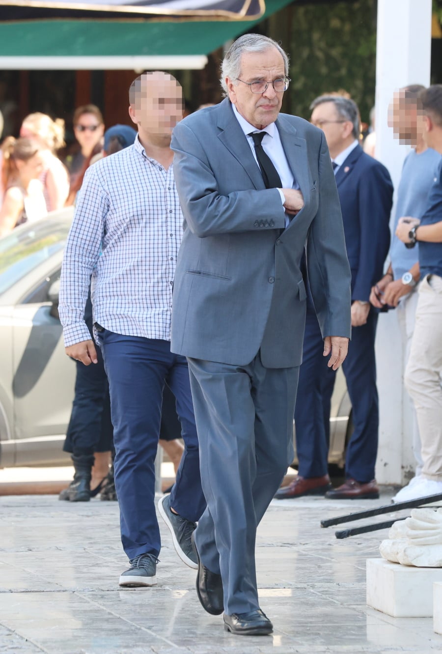 Γιάννης Βαρβιτσιώτης: Το τελευταίο αντίο στο ιστορικό στέλεχος της Νέας Δημοκρατίας και η οικογένειά του