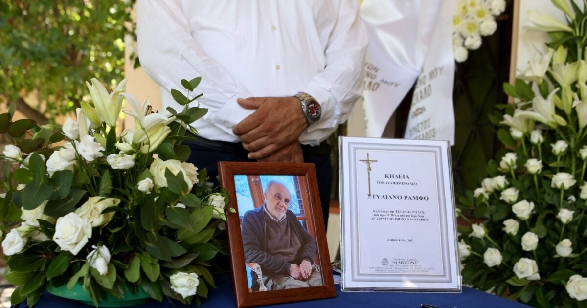 Κηδεία Στέλιου Ράμφου: Το τελευταίο αντίο στον συγγραφέα