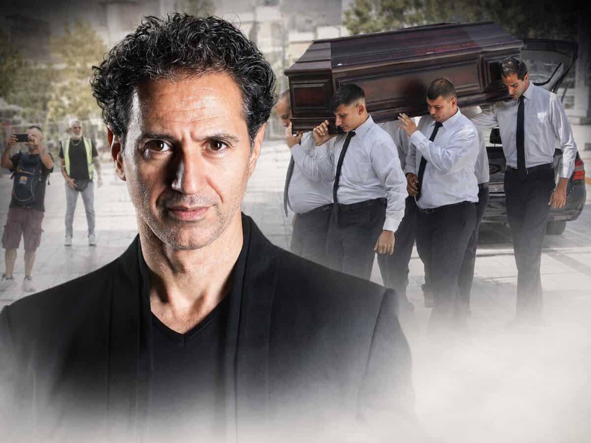 Σταμάτης Κοκότας: Το σημάδι που έστειλε από τον ουρανό την ώρα της κηδείας – Τι έγινε τη στιγμή που έθαβαν τον γιο του