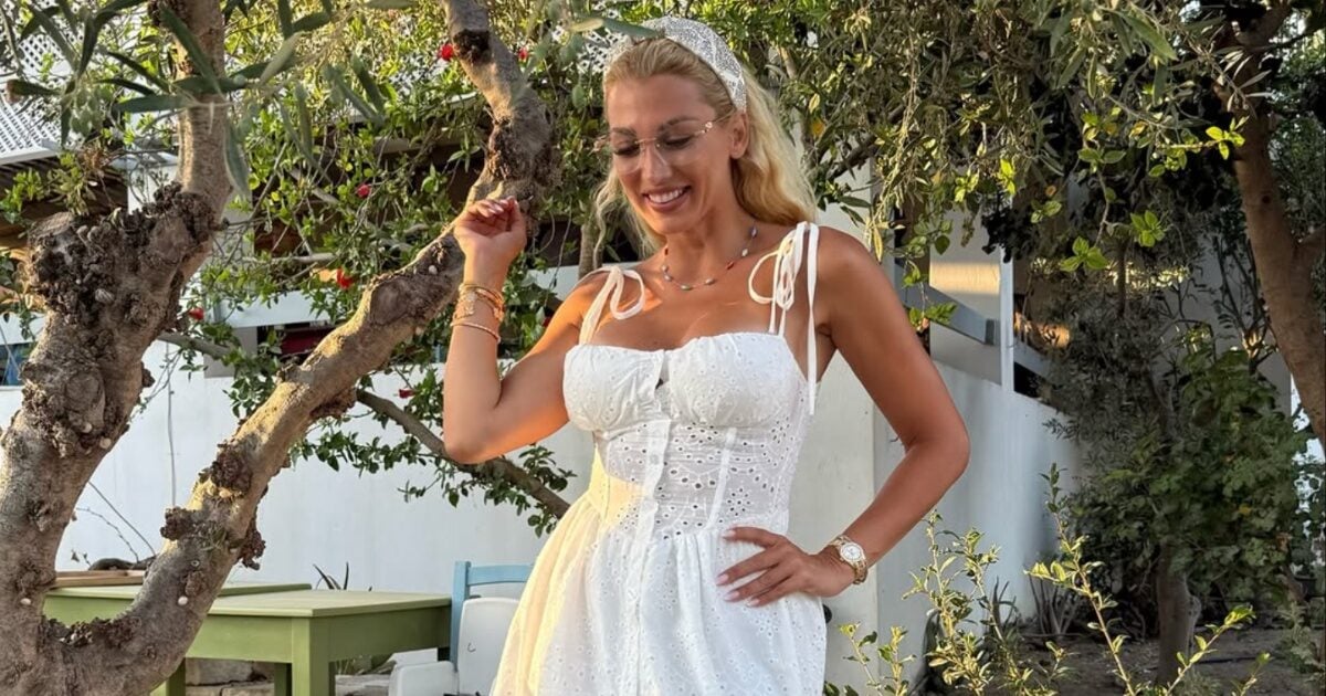 Κωνσταντίνα Σπυροπούλου: Οικογενειακές διακοπές και φωτογραφίες από την παραλία