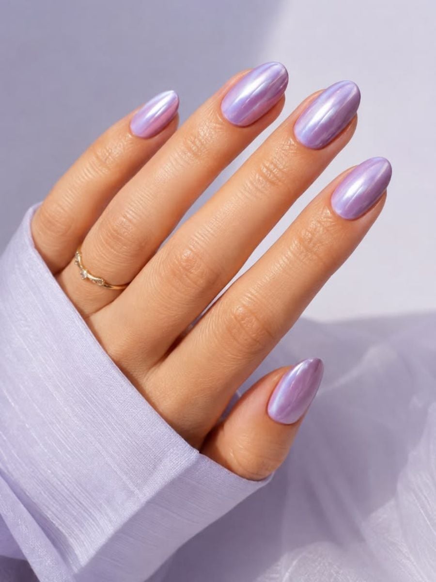 Cloud purple νύχια: Το λιλά μανικιούρ πρωταγωνιστεί πριν από την εκπνοή του καλοκαιριού