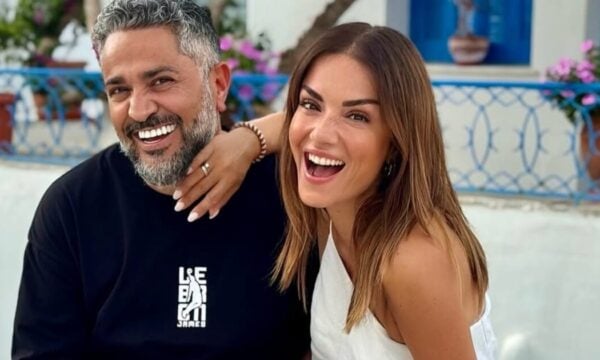 Βάσω Λασκαράκη – Λευτέρης Σουλτάτος: Η φωτογραφία από την παραλία στην Κρήτη και το σχόλιο για την αλλαγή στην εμφάνισή του