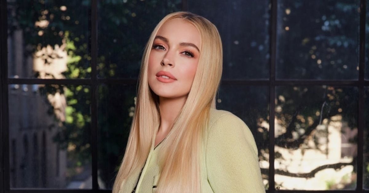 Lindsay Lohan: Έγινε ξανά κοκκινομάλλα και μας γύρισε πίσω στη νοσταλγική δεκαετία των ’00s