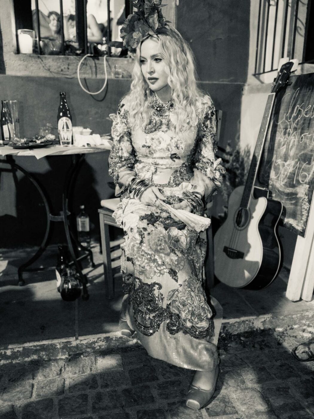 Η Madonna στην Κέρκυρα: Το γενεθλιακό look της Dolce & Gabbana είναι ύμνος στο «too much» και δήλωση πως δεν σκοπεύει να «μικρύνει» για κανέναν
