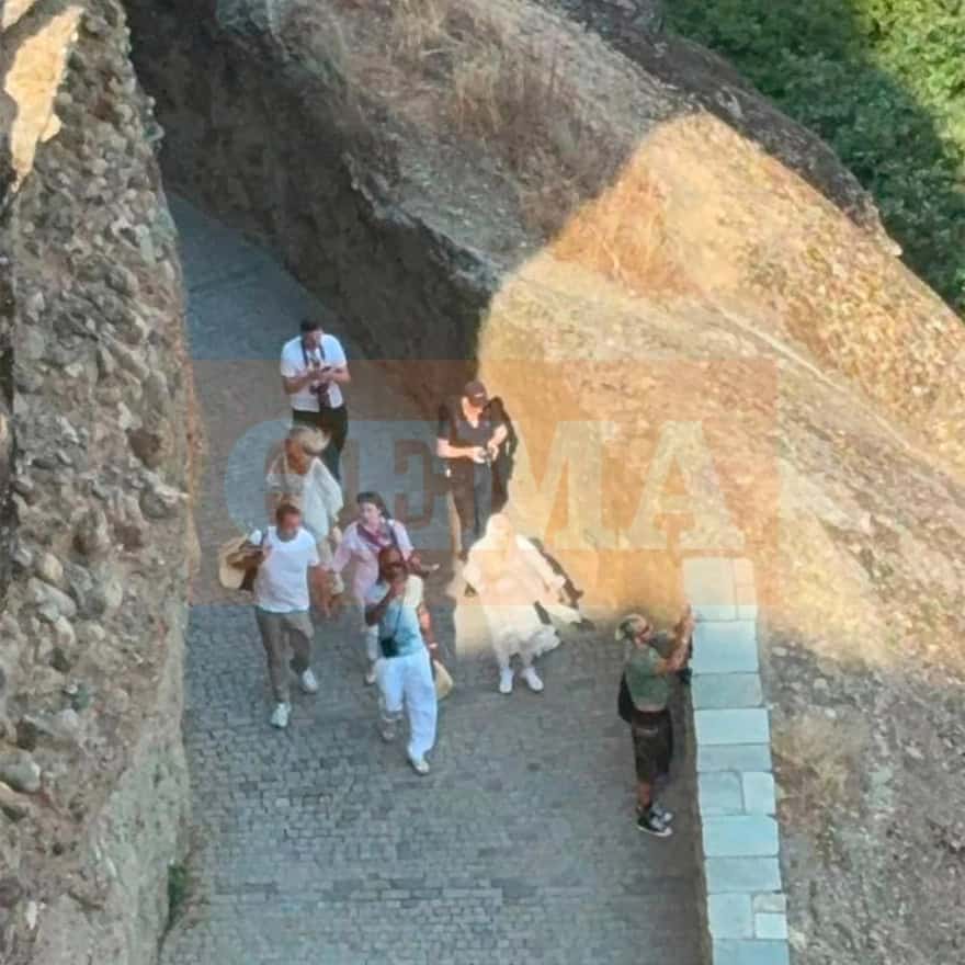 Μαντόνα στα Μετέωρα: Επισκέφθηκε τη Μονή Βαρλαάμ και συνομίλησε με τον Ηγούμενο
