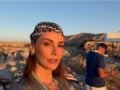 Μπέττυ Μαγγίρα: Φωτογραφία με τις κόρες της με φόντο το ηλιοβασίλεμα της Σαντορίνης