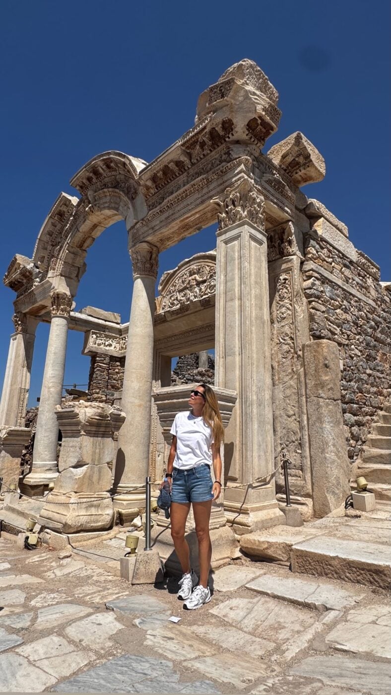 Μαριέττα Χρουσαλά: Το ταξίδι στην Τουρκία και η επίσκεψη στην αρχαία Έφεσο με φωτογραφίες