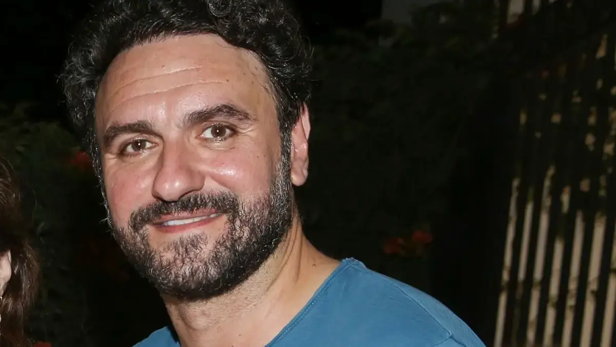 Ο Μελέτης Ηλίας ποζάρει με την κόρη του στις διακοπές τους – Είναι ολόιδια η μαμά της