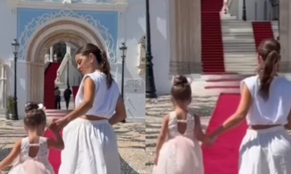 Μαρία Μενούνος: Γονατιστή στην Παναγιά της Τήνου μαζί με την κόρη της – «Σπάνια έχω νιώσει τόση αγάπη»