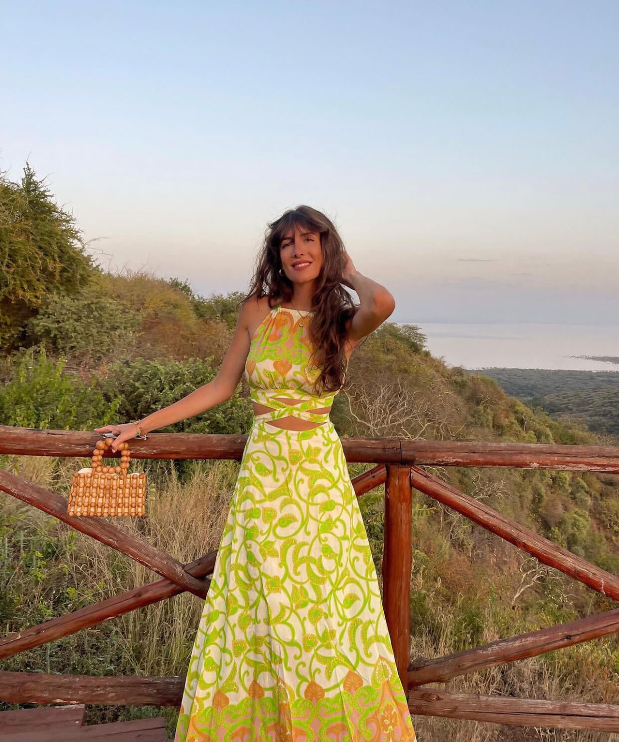 Wedding guest dressing: Οι κανόνες για το τέλειο look ως καλεσμένη σε γάμο