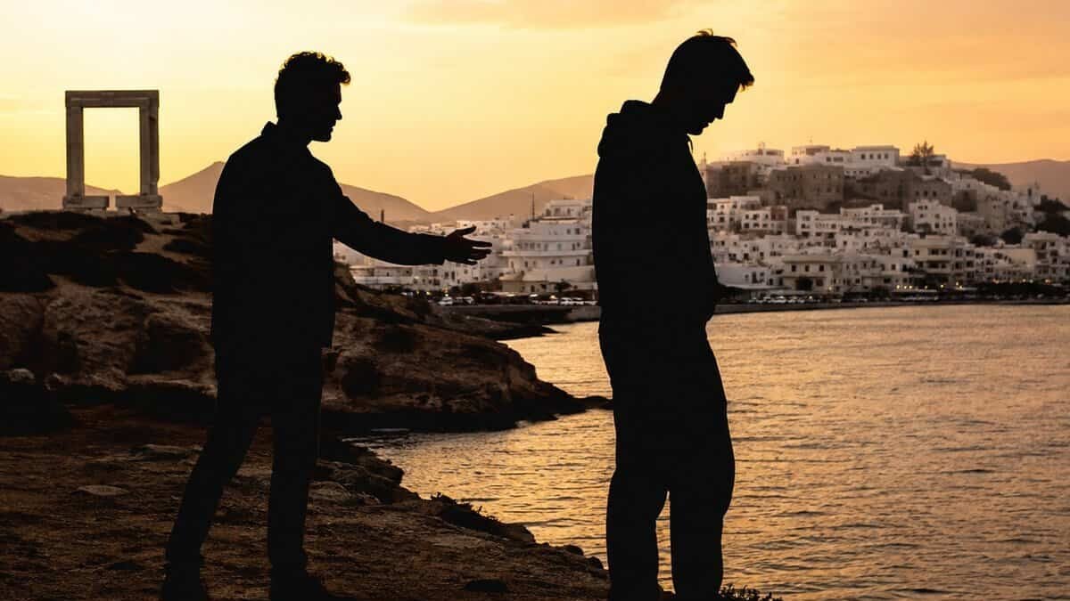 Πατατράκ για γκέι παρουσιαστή: Πήγε στη Νάξο για επανασύνδεση αλλά τον απέρριψε ο πλούσιος πρώην του