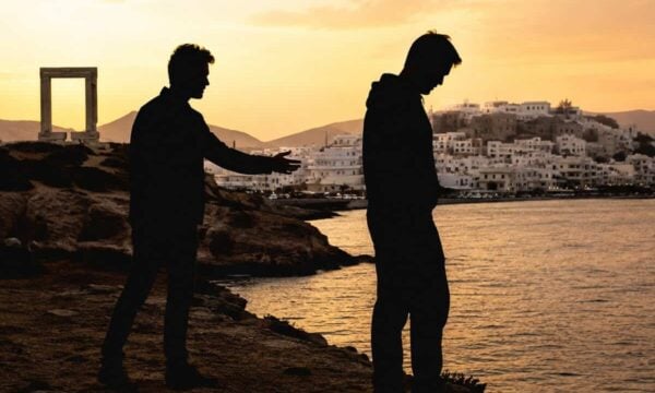 Πατατράκ για γκέι παρουσιαστή: Πήγε στη Νάξο για επανασύνδεση αλλά τον απέρριψε ο πλούσιος πρώην του