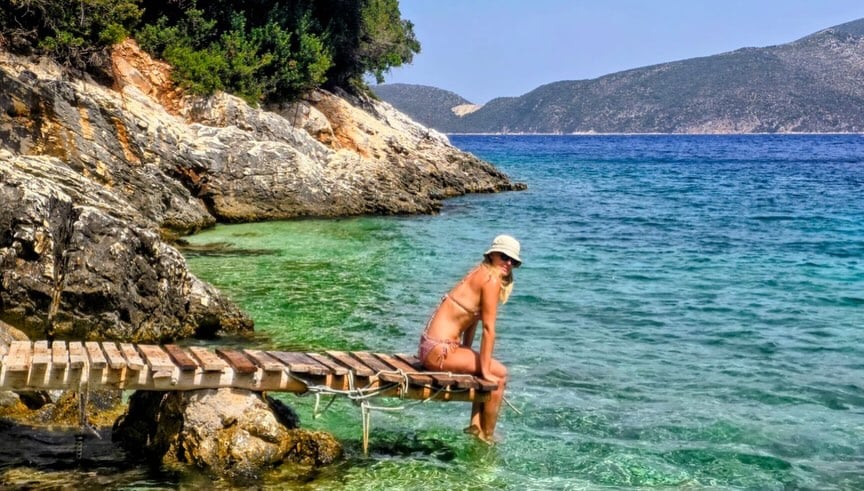 Ελεονώρα Μελέτη: Τελευταίες βουτιές στην Κεφαλονιά πριν επιστρέψει στις Βρυξέλλες