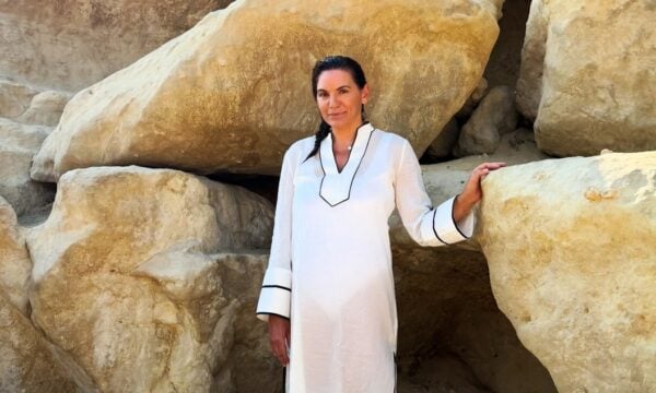 Όλγα Κεφαλογιάννη: Το look στη Δυτική Μακεδονία που ταίριαξε με το τοπίο