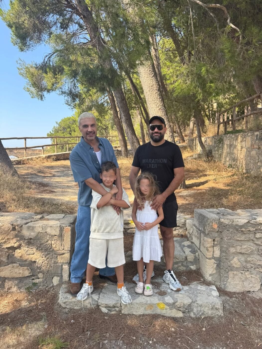 Παντελής Τουτουντζής – Νάσος Τσιβγούλης: Εξόρμηση με τα παιδιά τους στην Κρήτη – Φωτογραφίες