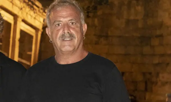 Πασχάλης Τσαρούχας: Έξοδος με τον 20χρονο γιο του στην Επίδαυρο