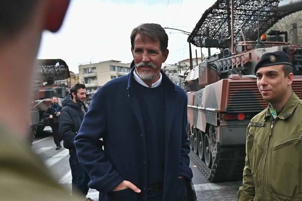 Παύλος Ντε Γκρες: Με θλίψη πληροφορήθηκα την απώλεια του αγαπημένου μου θείου