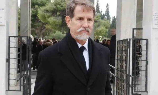 Παύλος Ντε Γκρες: Με θλίψη πληροφορήθηκα την απώλεια του αγαπημένου μου θείου