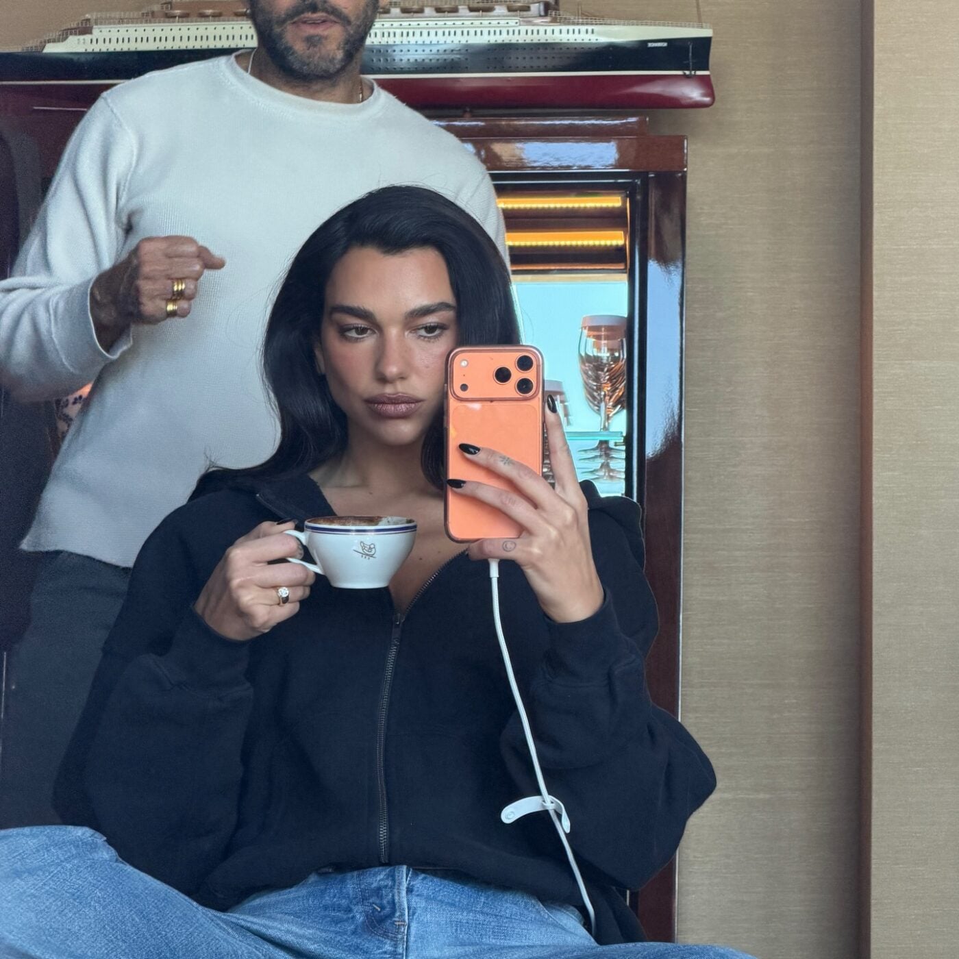 Dua Lipa: Τα πιο εντυπωσιακά manicures της με αφορμή τα γενέθλιά της
