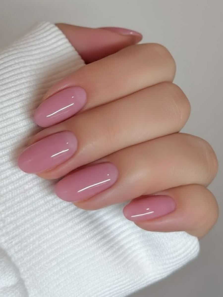 Strawberry Blush νύχια: Ο πιο κομψός τρόπος για να υιοθετήσεις το ροζ μανικιούρ σου