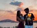 Άννα Πρέλεβιτς – Νικήτας Νομικός: Αγκαλιά με τις δίδυμες κόρες τους στις διακοπές