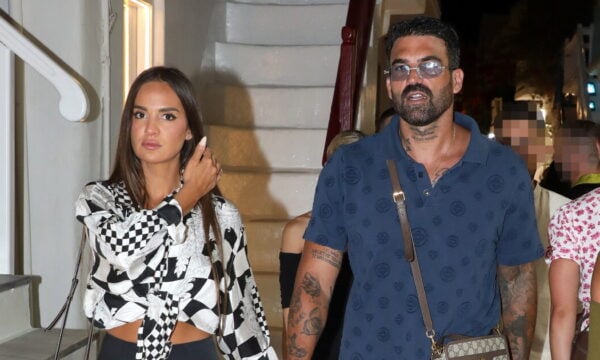 Δημήτρης Αλεξάνδρου στην Κύθνο στη συναυλία της Ρίας Ελληνίδου: «Πόσο πιο πάνω απ’ την πίστα το θες!»