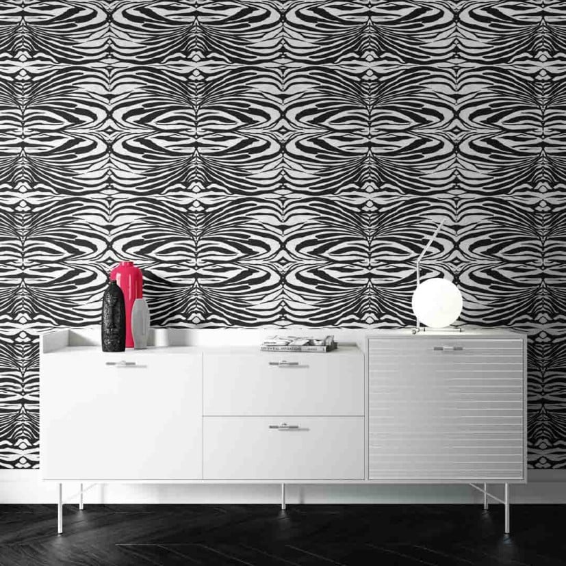 Η ταπετσαρία Zulu Zebra Off White από την RV Astley