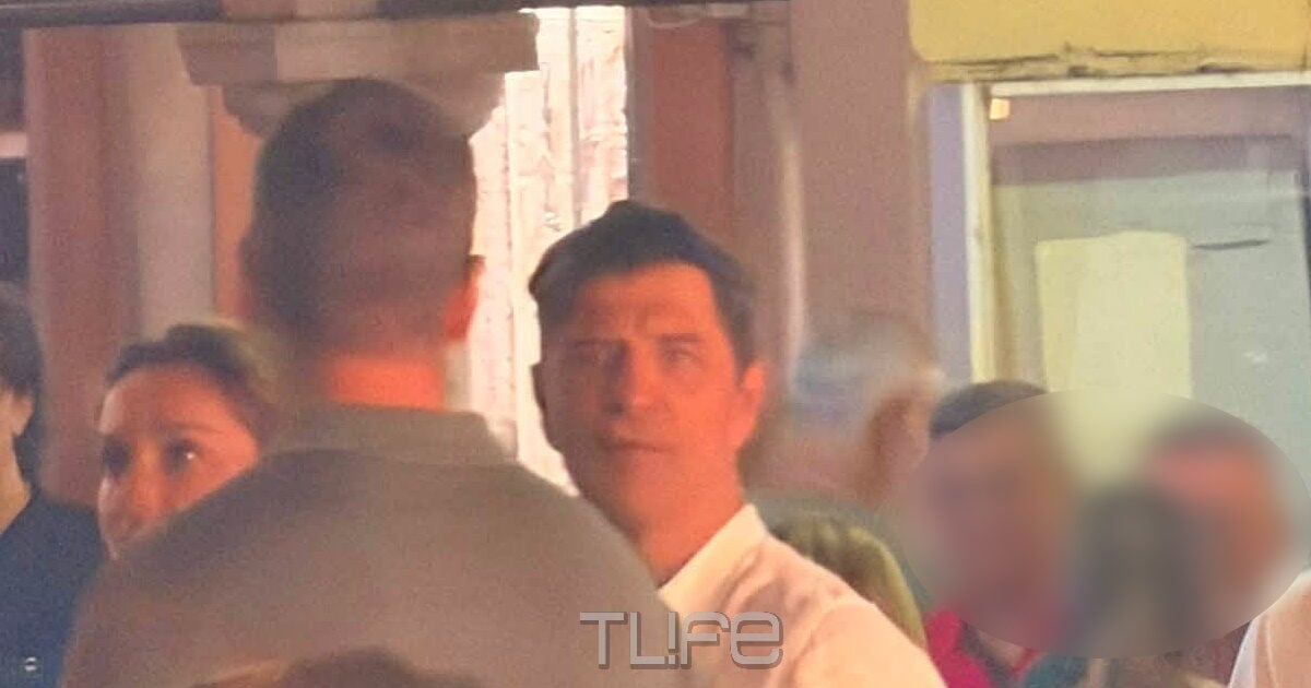 Σάκης Ρουβάς στην Κέρκυρα με την οικογένειά του – Αποκλειστικές φωτογραφίες