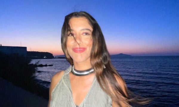 Μαρίνα Σάττι: 20 φωτογραφίες από τις ξέγνοιαστες στιγμές της τον Αύγουστο