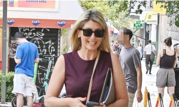 Σία Κοσιώνη: Βόλτα στην Αθήνα λίγο πριν το νέο τηλεοπτικό της ξεκίνημα – Φωτογραφίες