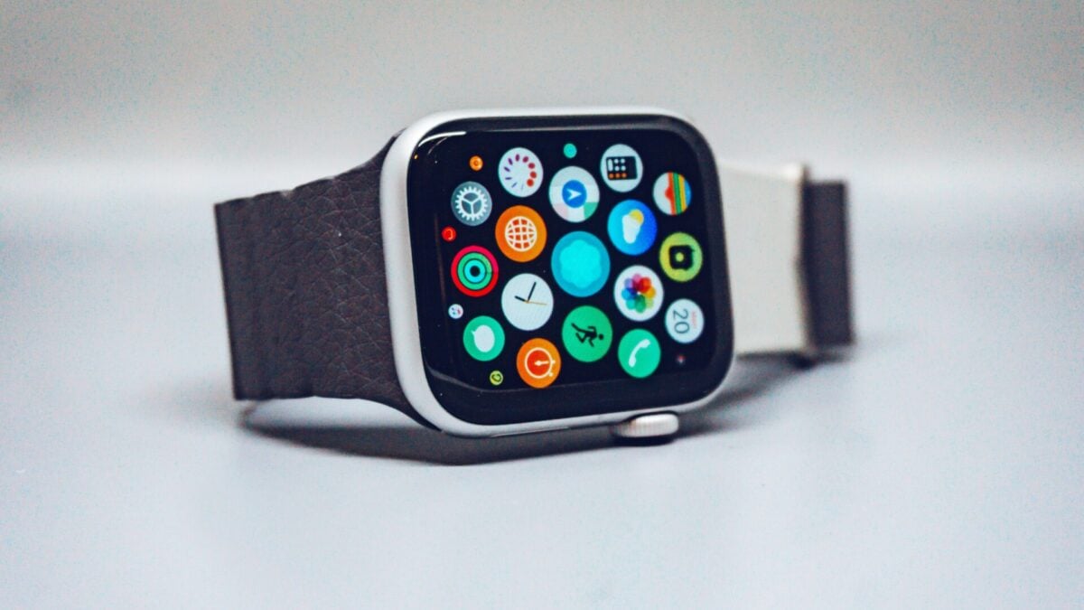 Οι γιατροί προειδοποιούν: Μην ακούς το smartwatch για την υγεία σου