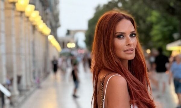 Σίσσυ Χρηστίδου: Βραδινή έξοδος στο εστιατόριο του συντρόφου της στην Κέρκυρα